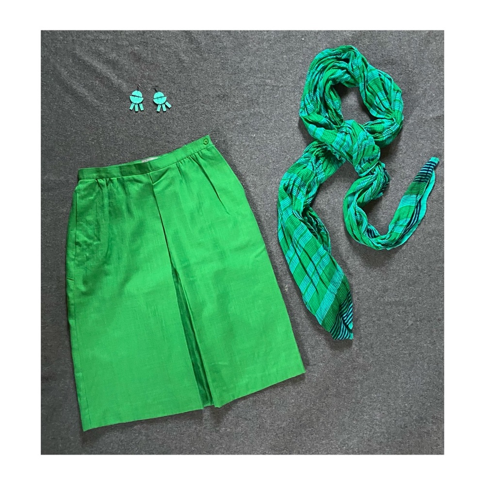 Vibrant green vintage A-line skirt